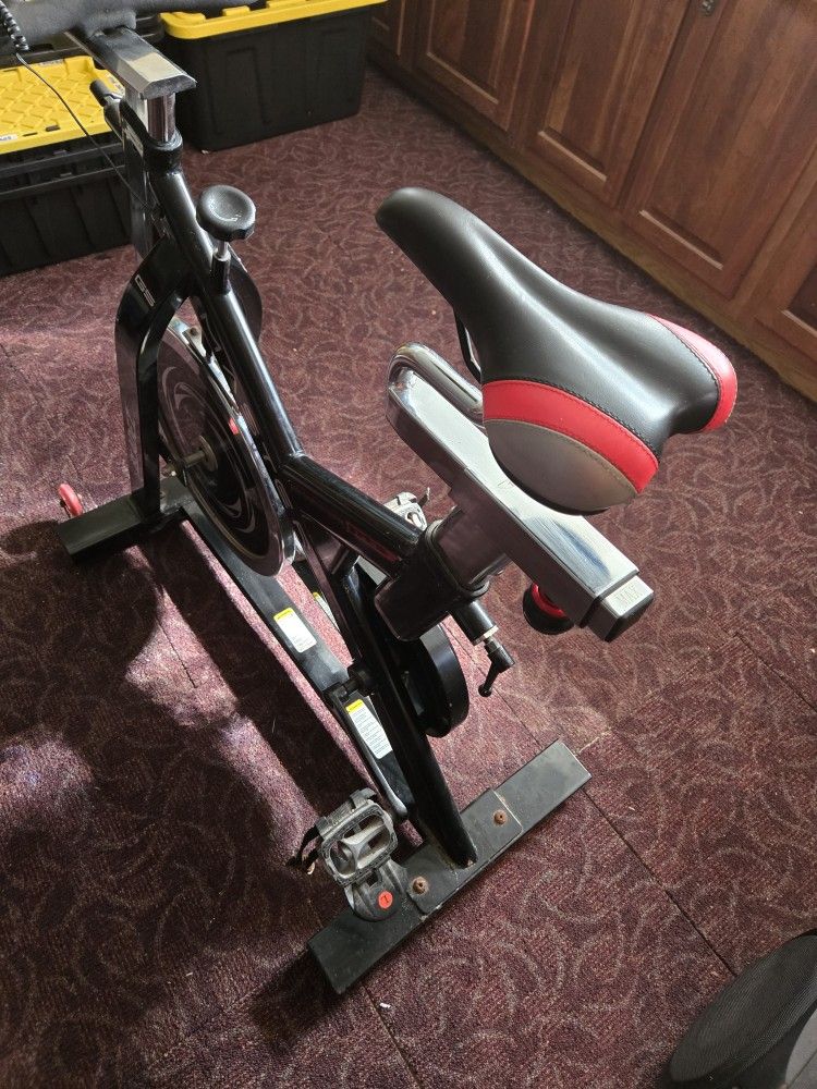 Bladez Master GS Stationary Indoor Cardio Exercise Fitness Bike - photo 4