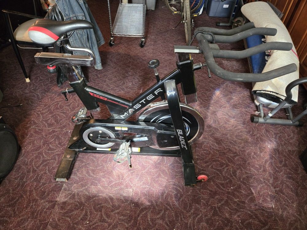 Bladez Master GS Stationary Indoor Cardio Exercise Fitness Bike - photo 5