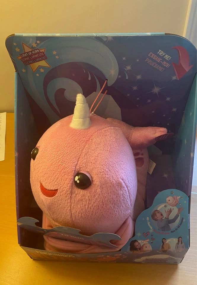 Fingerlings HUGS Rachael Interactive Narwhal Plush by WowWee - photo 5