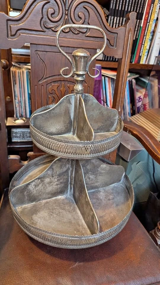 Vintage Style Revolving Storage tray