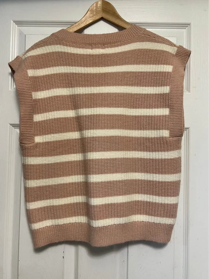 ⚽ Pink Knit Vest- New - photo 2