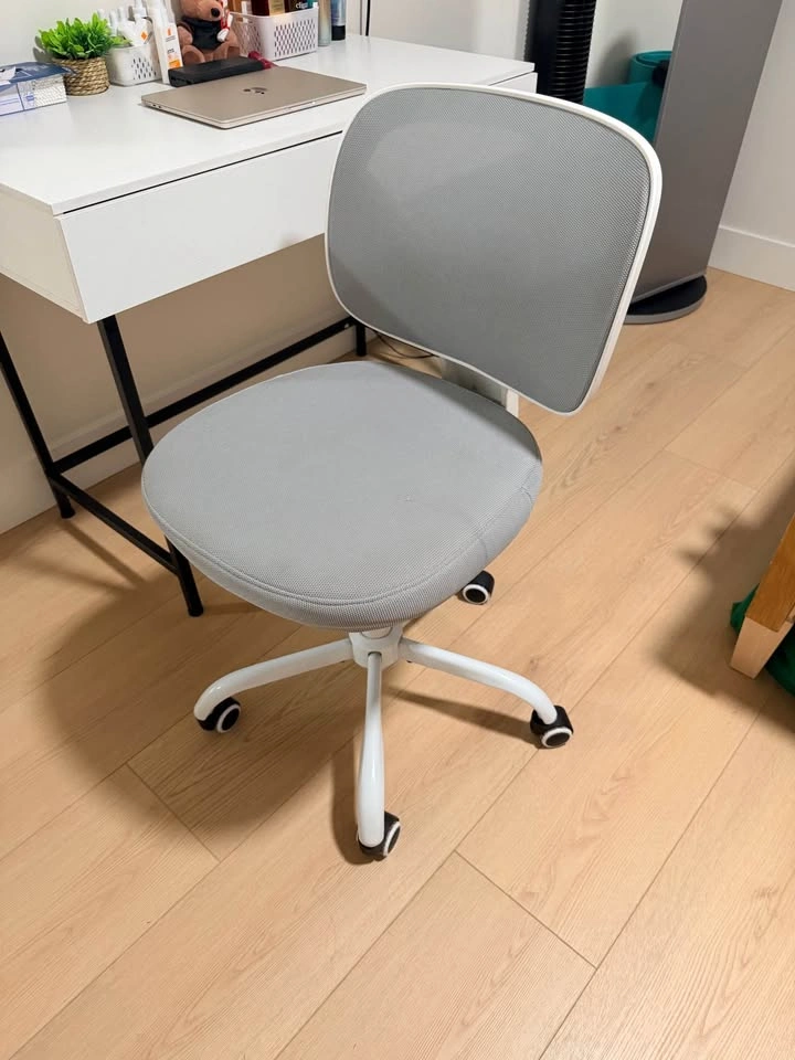 Study / Work Desk with Chair – Excellent Condition – $150 - photo 3