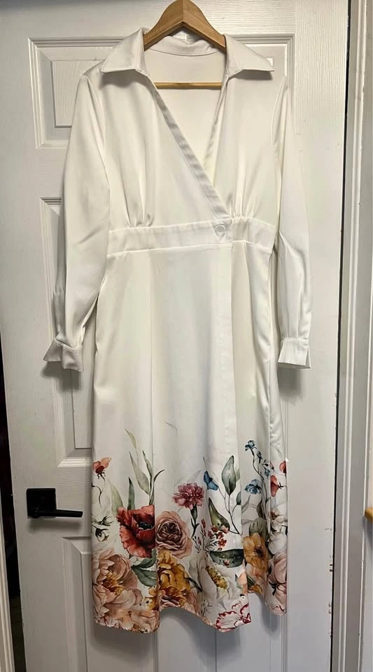⚽ White Floral Painted Dress- L