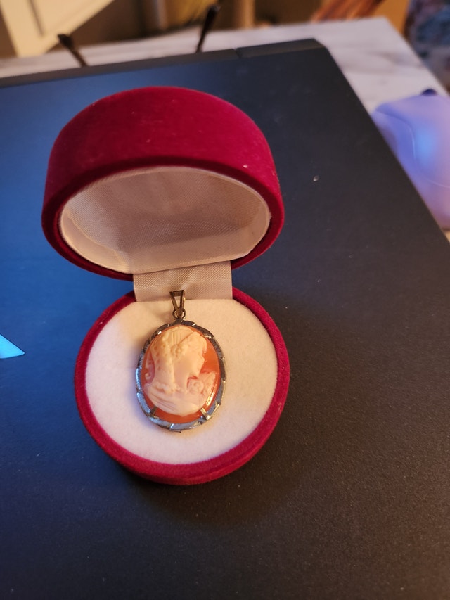 Sterling Silver Cameo Pendant (Italy)