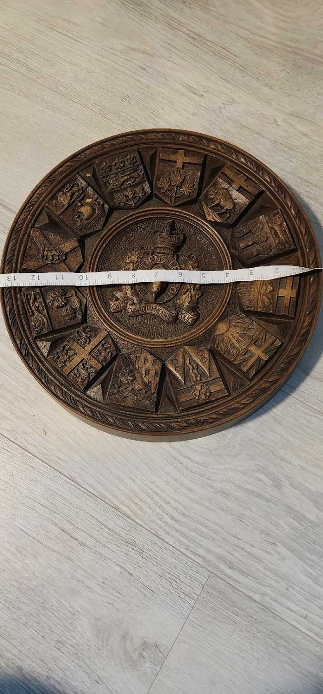 Royal Canadian Mounted Police Wood Plaque - photo 4