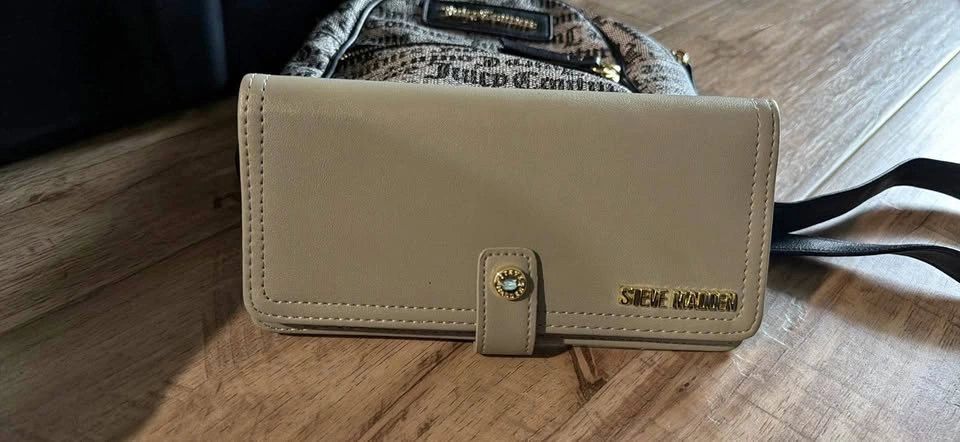 Steve Madden Bifold Wallet