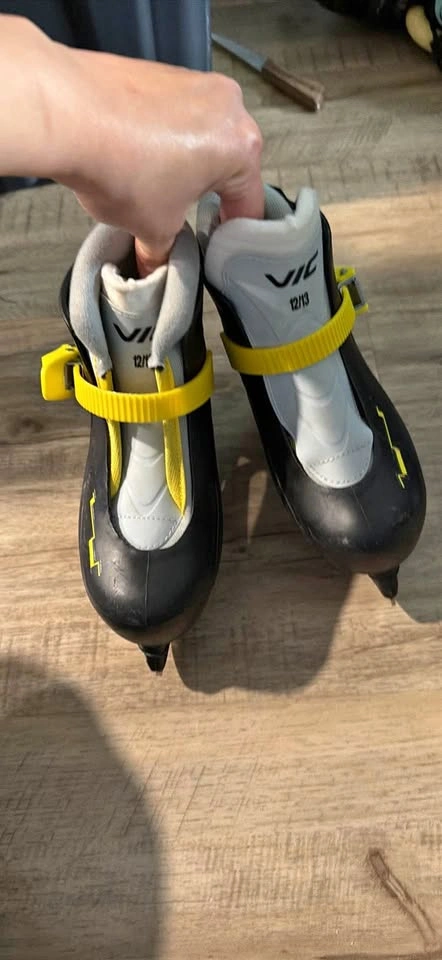 VIC Ice Skates