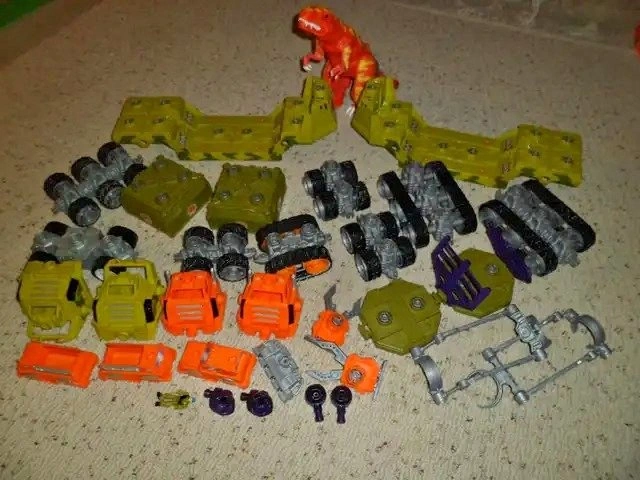 Vintage 2005 Matchbox Dino Adventure Mega Rig Truck & Dinosaur