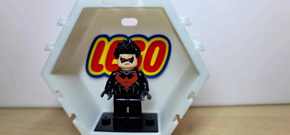 LEGO DC Super Heroes Nightwing Minifigure (Red Suit) sh0085