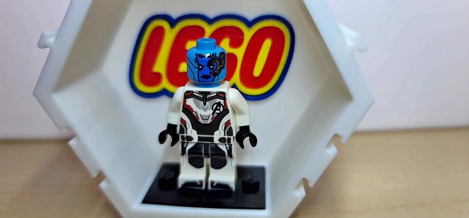 LEGO Marvel Avengers Nebula Minifigure