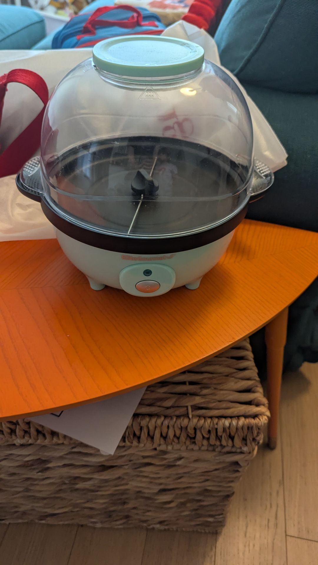 Popcorn maker