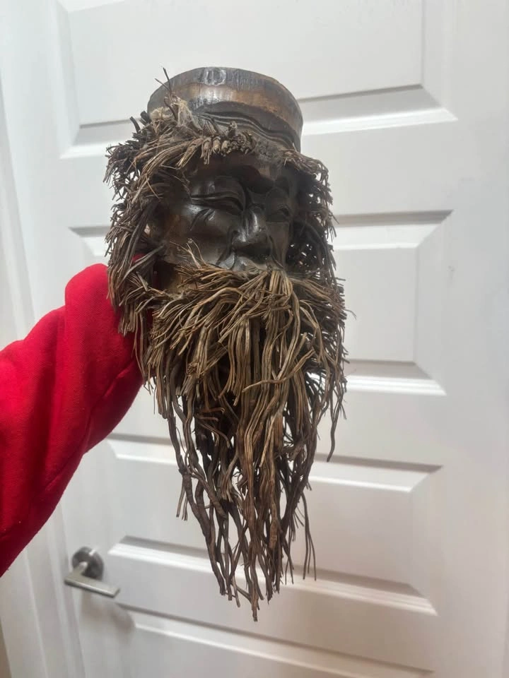Vintage Hand-Carved Bamboo Root Wooden Mask with Long Fiber Bear - photo 2