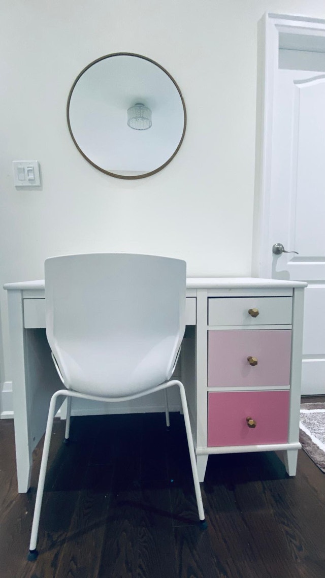 Desk/vanity, chair, mirror and lamp - photo 5