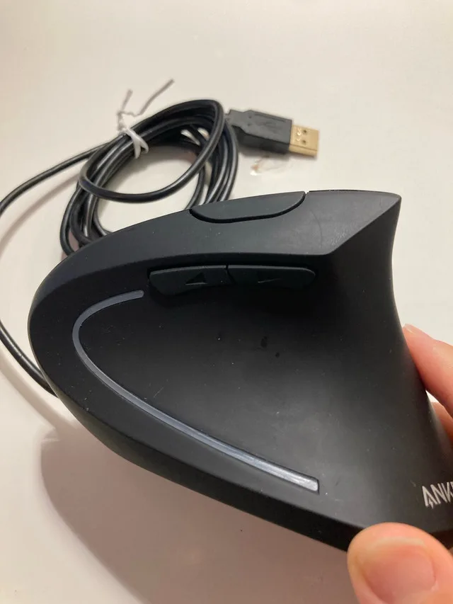 Anker Ergonomic Optical USB Wired Vertical Mouse image indicator(2)
