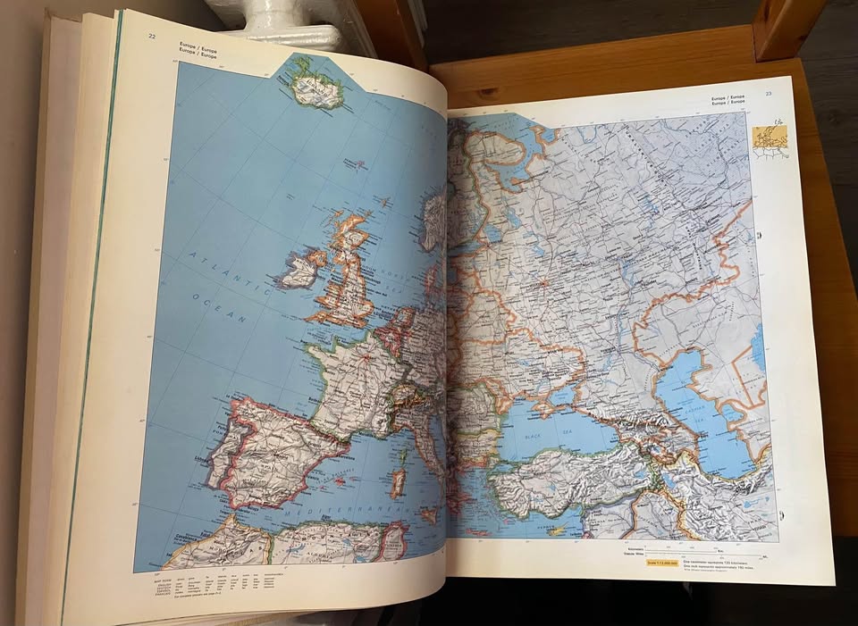 Book Britannica Atlas 1768 (Encyclopaedia Britannica) Hardcover - photo 2