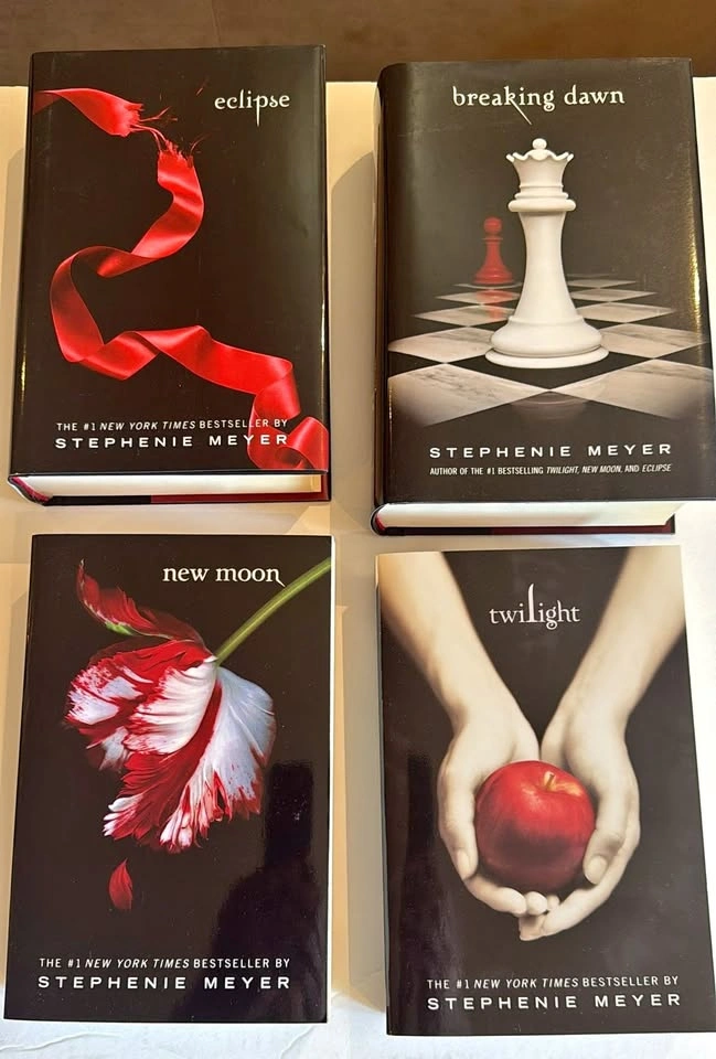 Twilight Saga Hardcover Collection (4 Books) – Complete Set
