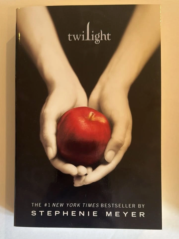Twilight Saga Hardcover Collection (4 Books) – Complete Set - photo 2