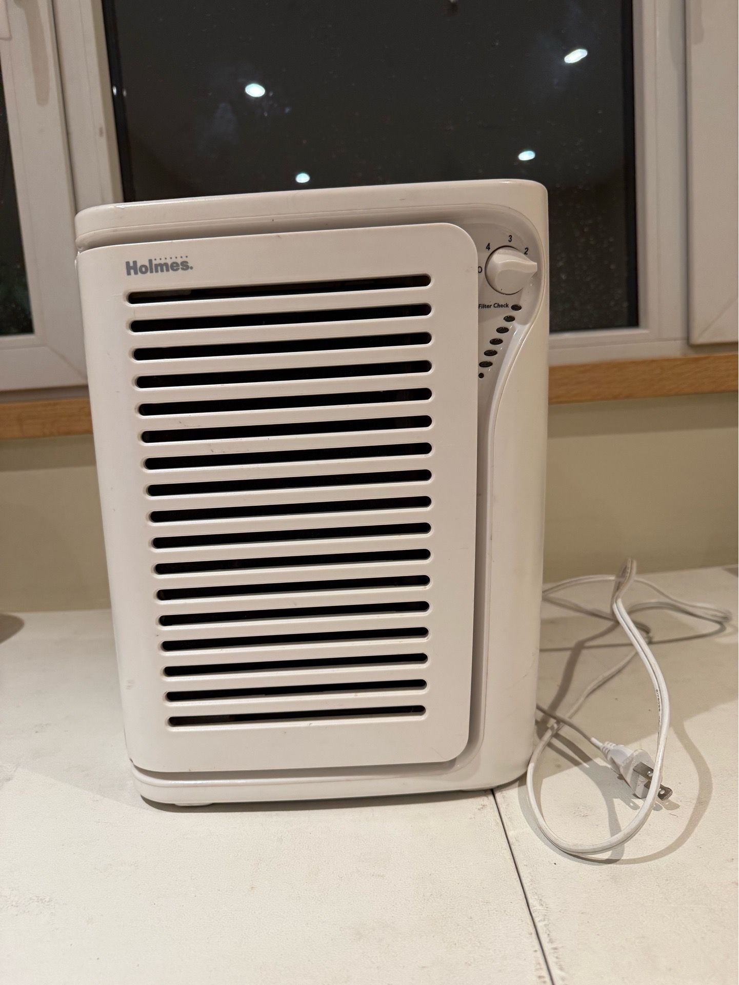 HOLMES AIR PURIFIER – TESTED & WORKING