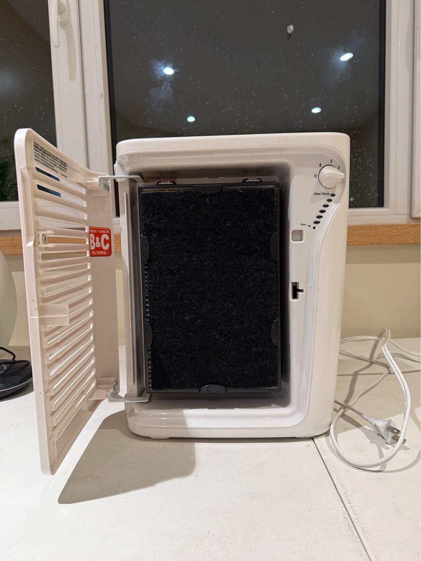 HOLMES AIR PURIFIER – TESTED & WORKING - photo 2