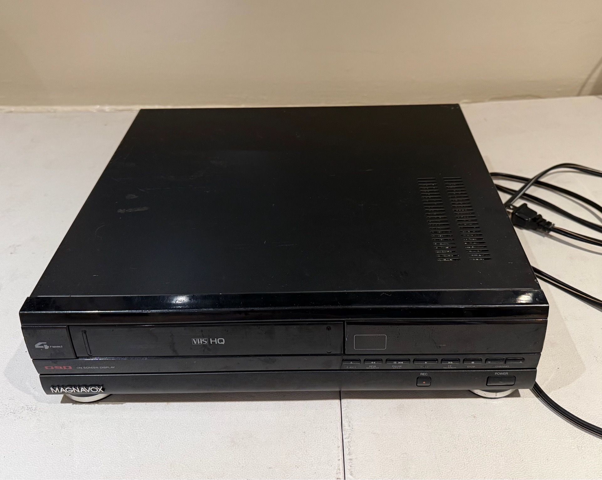 Vintage Magnavox VHS VCR – Powers On! - photo 2