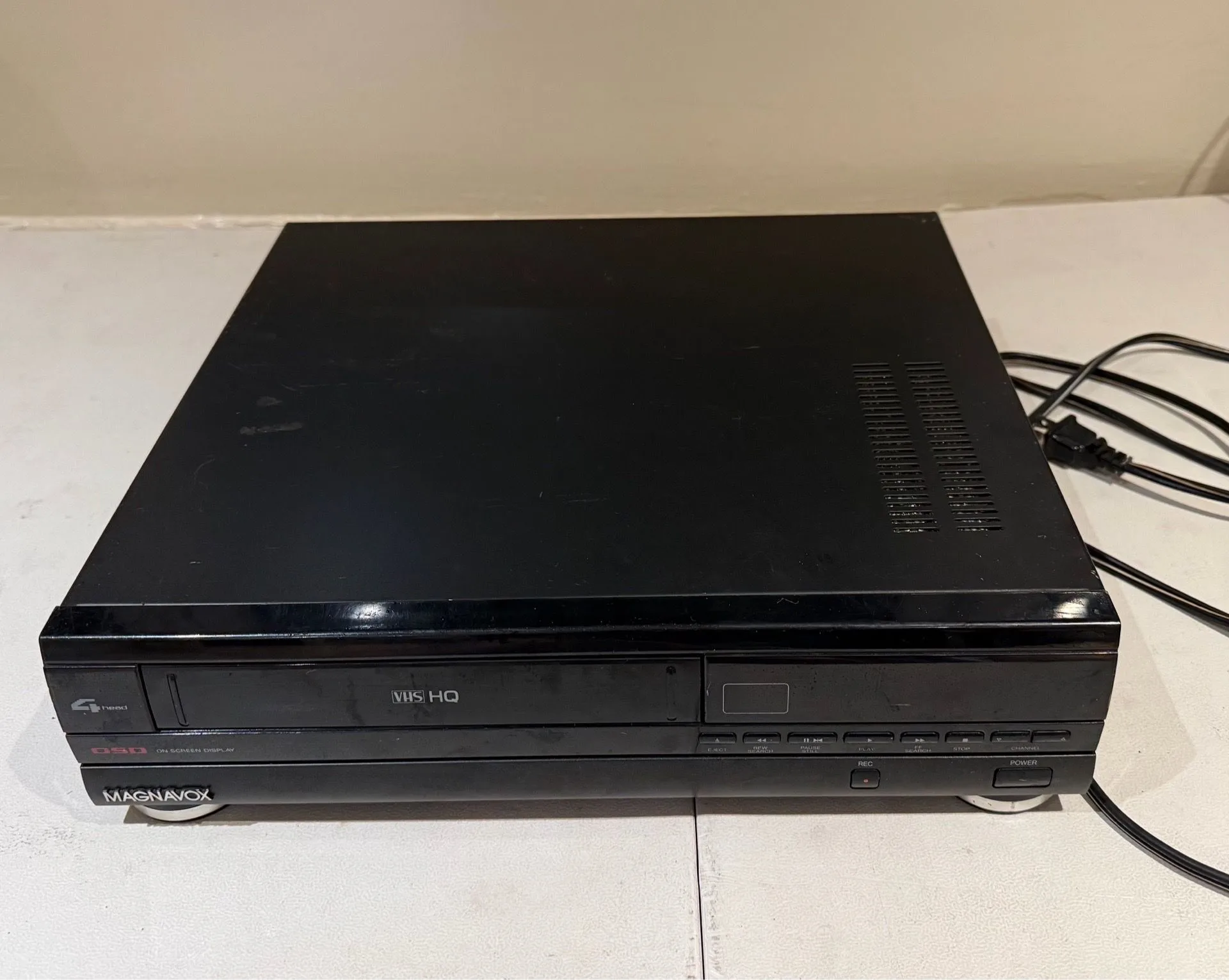 Vintage Magnavox VHS VCR – Powers On! - photo 2
