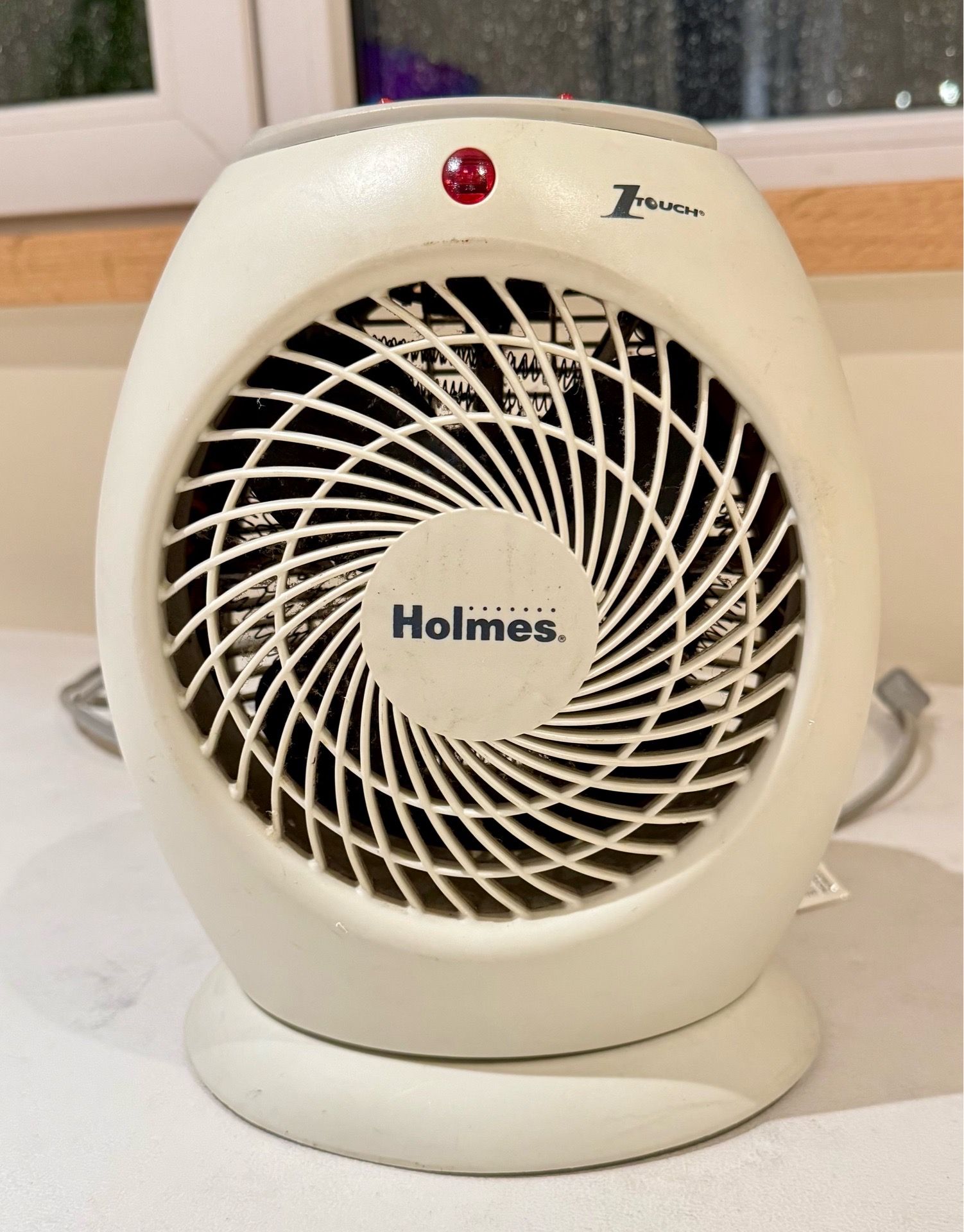 HOLMES PORTABLE SPACE HEATER