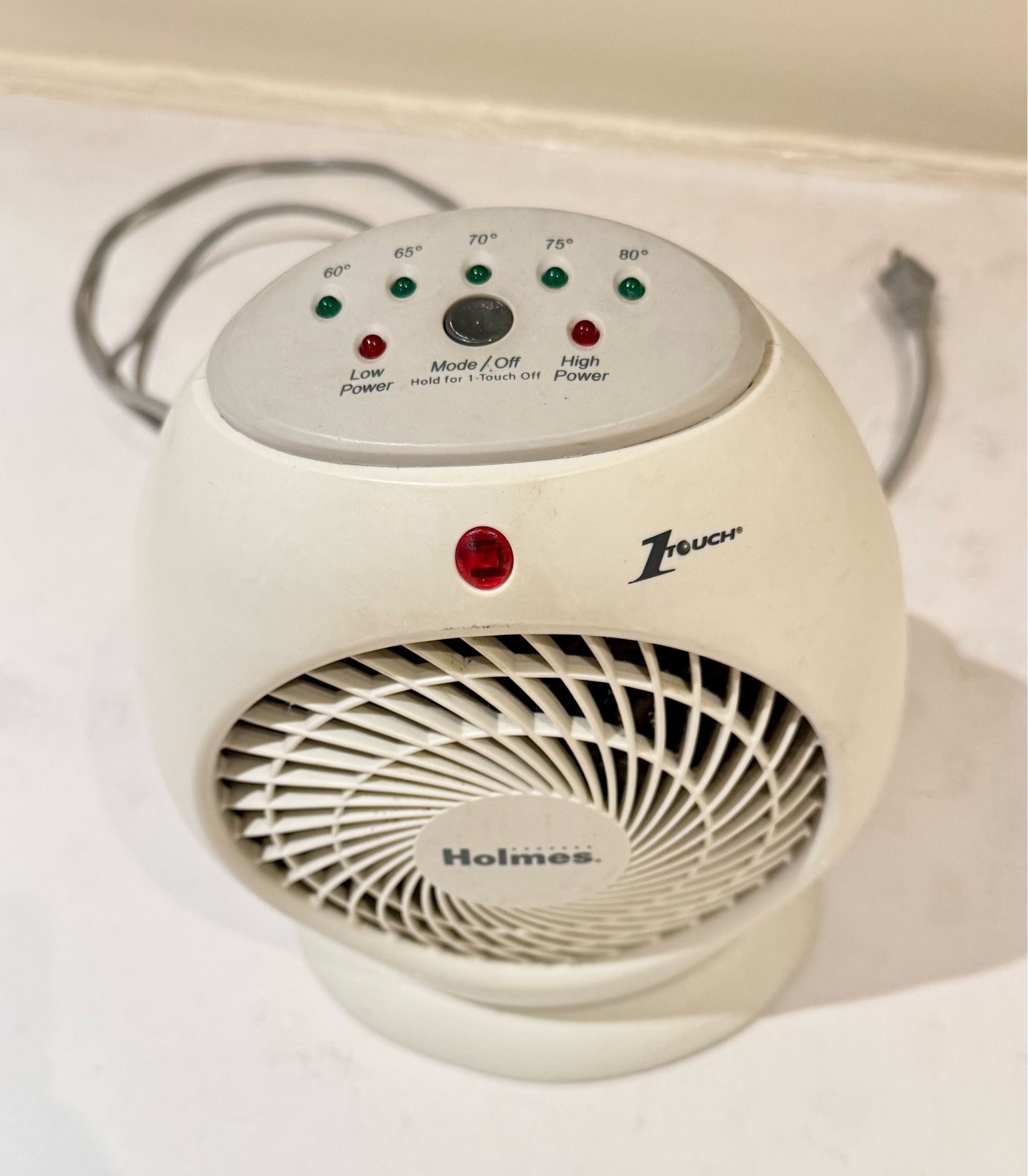 HOLMES PORTABLE SPACE HEATER - photo 2