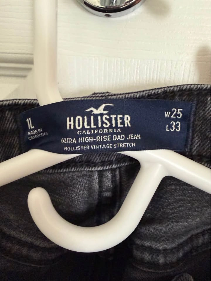 Hollister Ultra High-Rise Dad Jeans in Washed Black Gray - photo 4