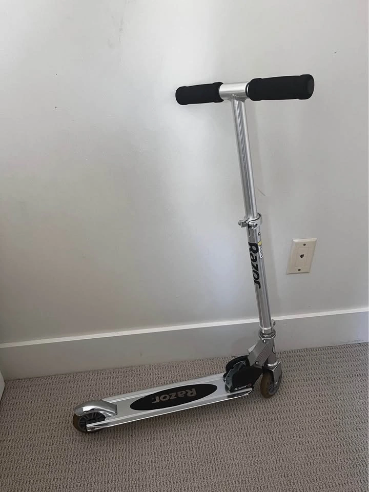 Steel Razor Scooter - 5yrs+ - photo 4