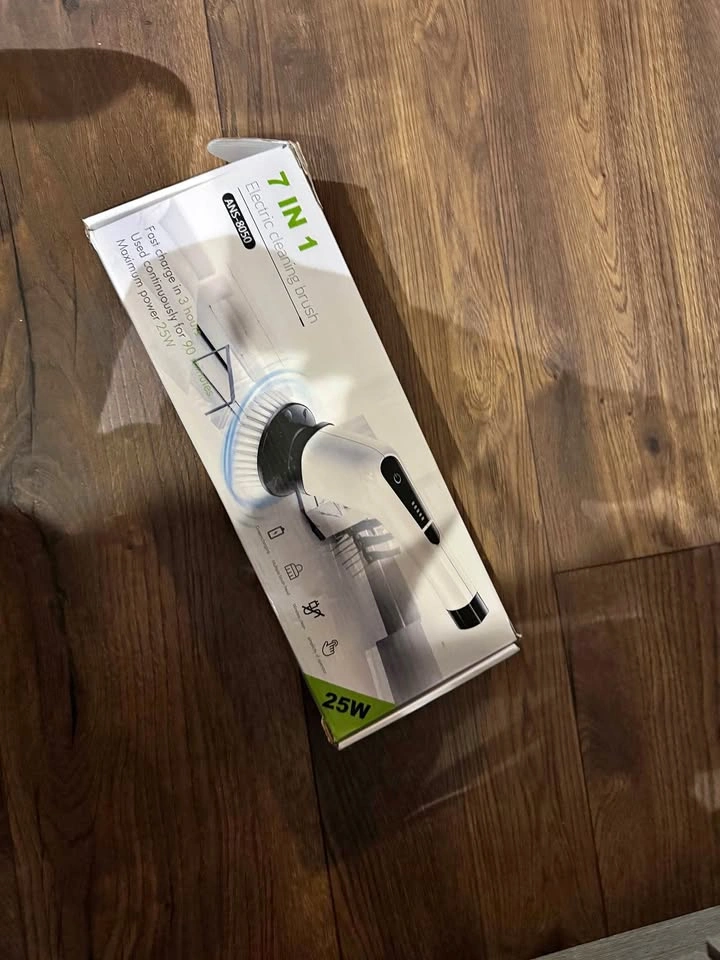 Electric cleaning brush