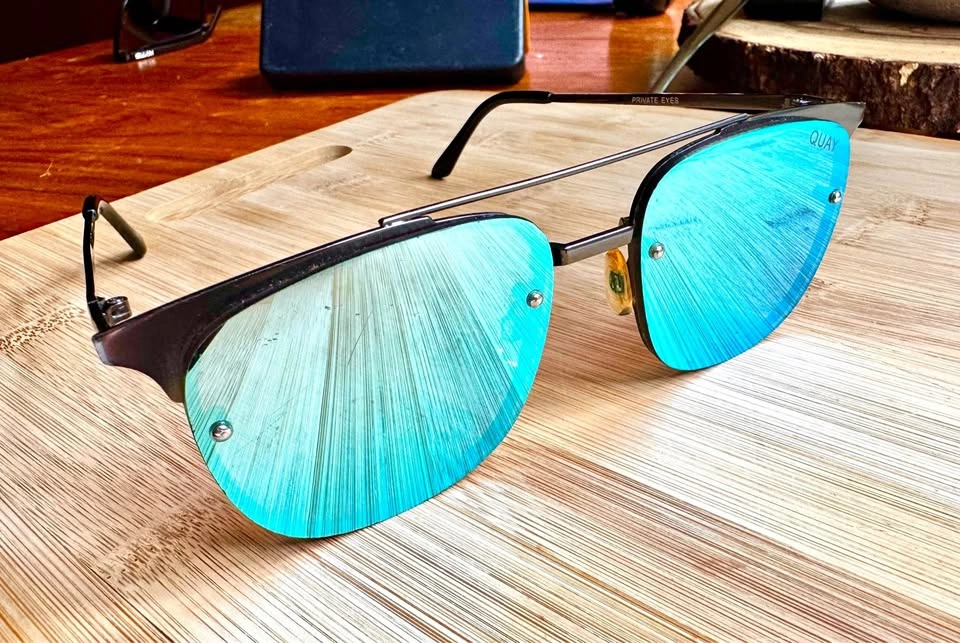 Quay Private Eyes Sunglasses - Blue Mirror