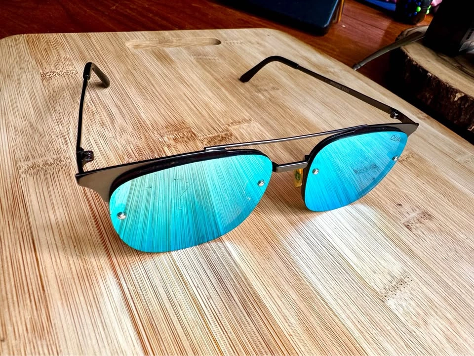 Quay Private Eyes Sunglasses - Blue Mirror - photo 4