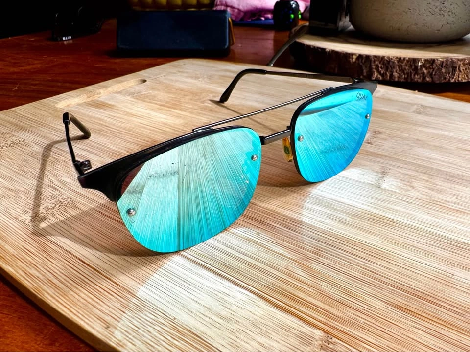 Quay Private Eyes Sunglasses - Blue Mirror - photo 5