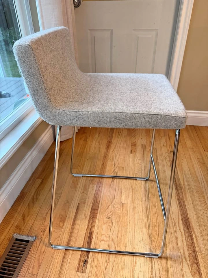 Bar stools x4