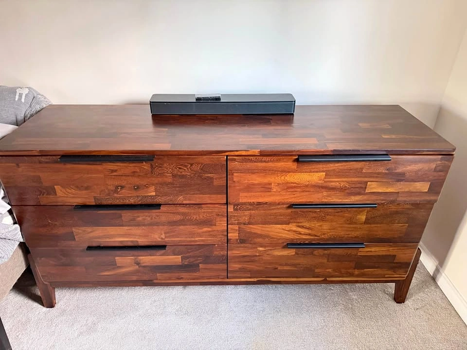 Arcadia Wood Dresser and Nightstand