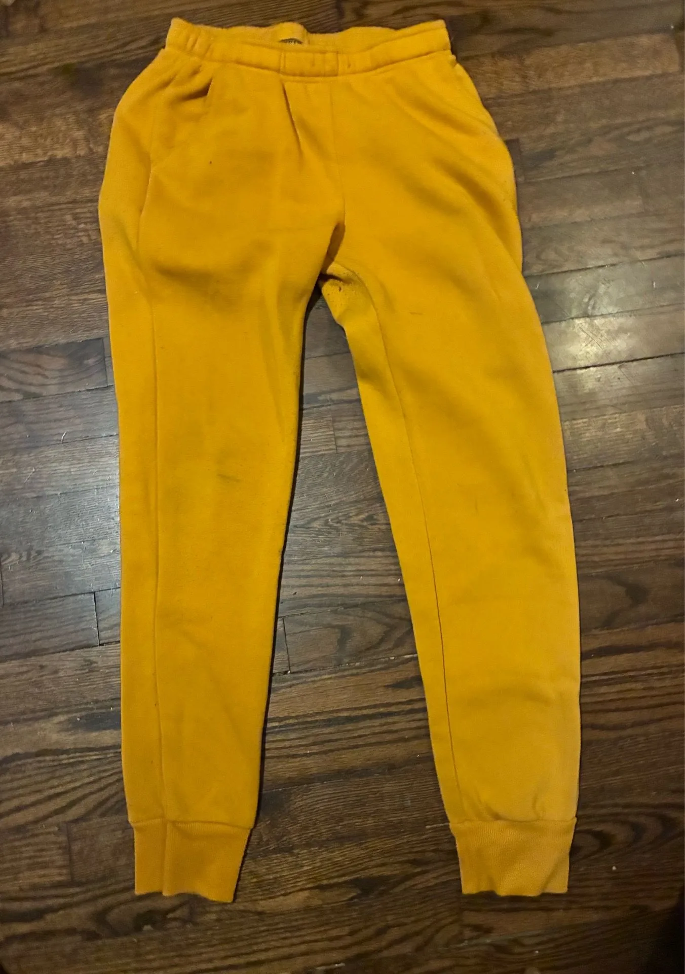 yellow tracksuit - photo 2