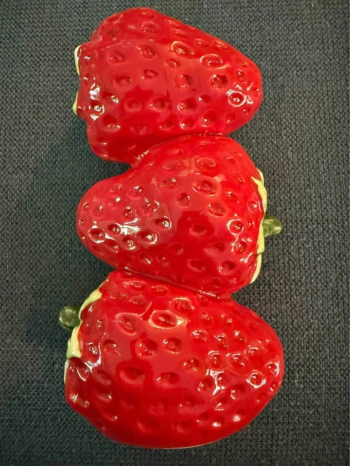 Vintage ceramic strawberry tower vase
