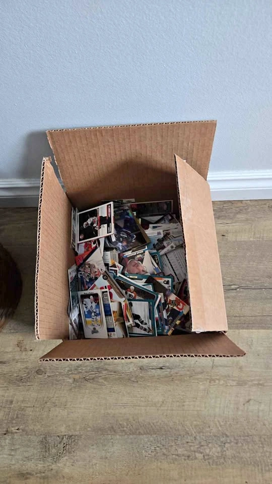 Huge lot of hockey cards