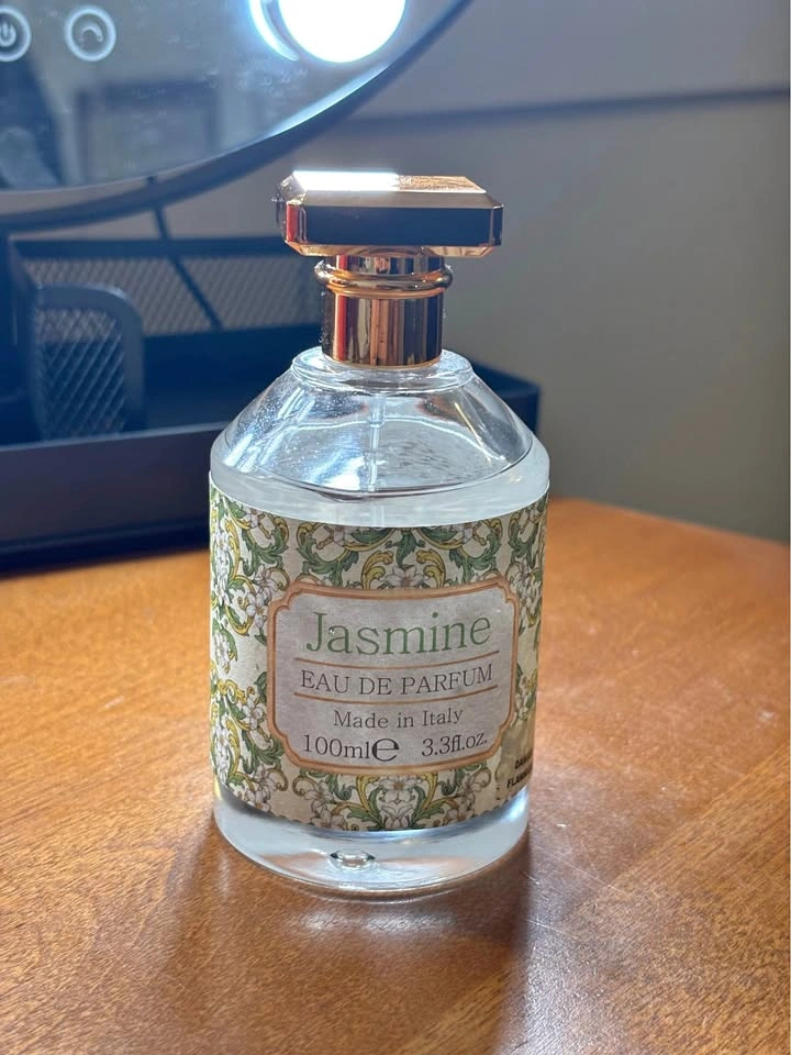 Jasmine perfume