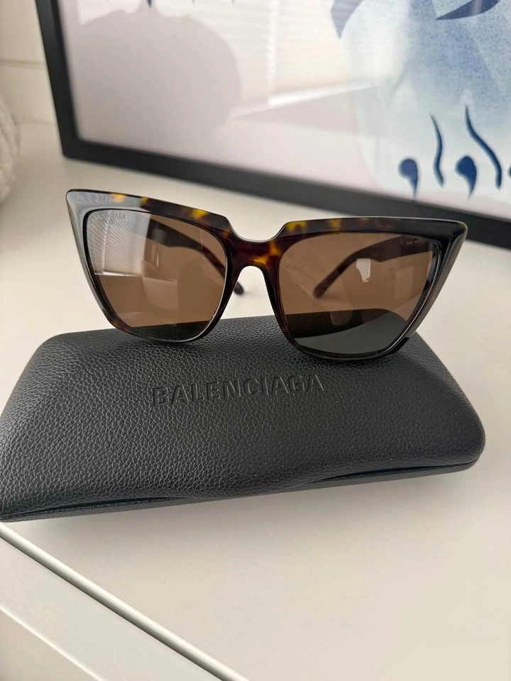 Balenciaga sunglasses cat eye BB0046S 002