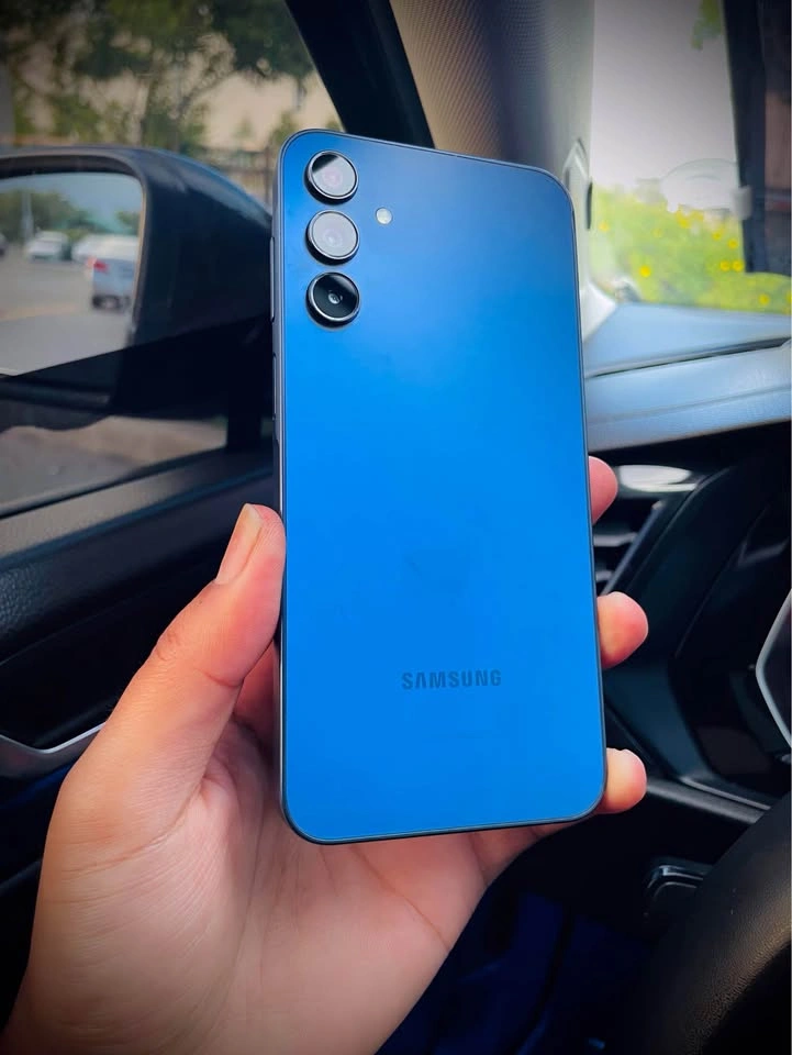 Samsung Galaxy A15 5G Blue Phone - photo 2