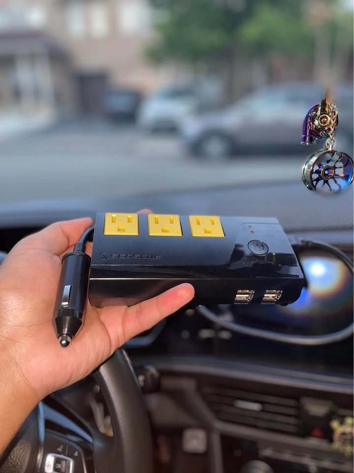 Scosche Car Power Inverter 3 AC Outlets 2 USB - photo 3