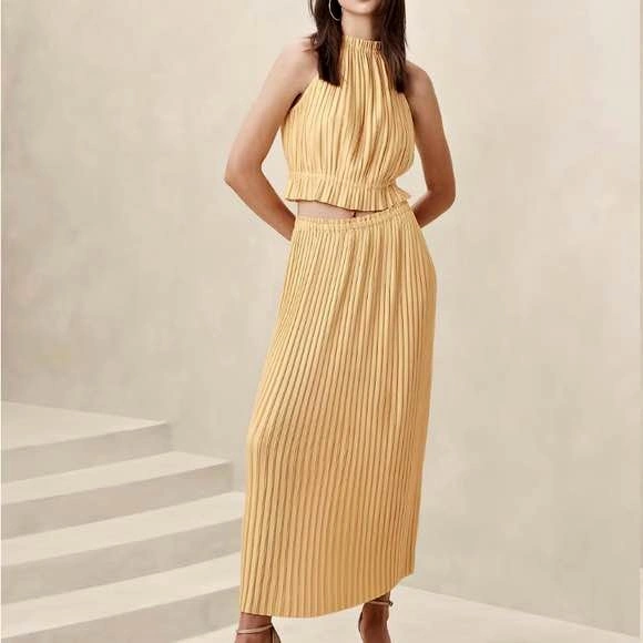 New Banana Republic pleated maxi skirt M