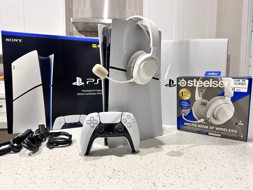 PlayStation 5 - Mint Conditions