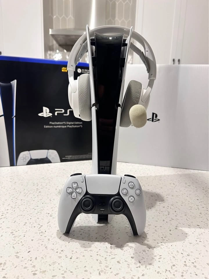 PlayStation 5 - Mint Conditions - photo 2