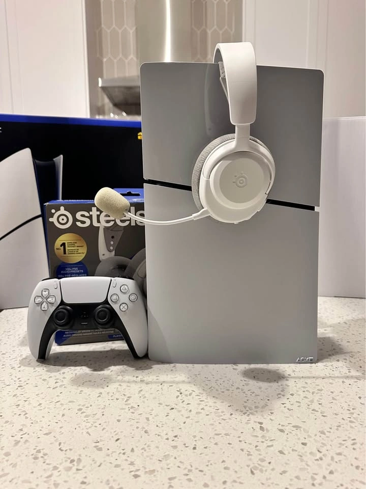 PlayStation 5 - Mint Conditions - photo 3