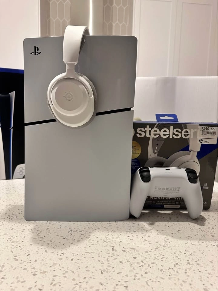 PlayStation 5 - Mint Conditions - photo 5