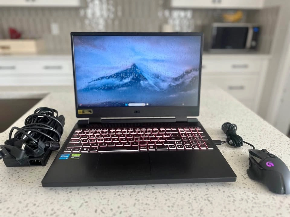 Acer Nitro V - RTX4050 | 144Hz | i5-12500H