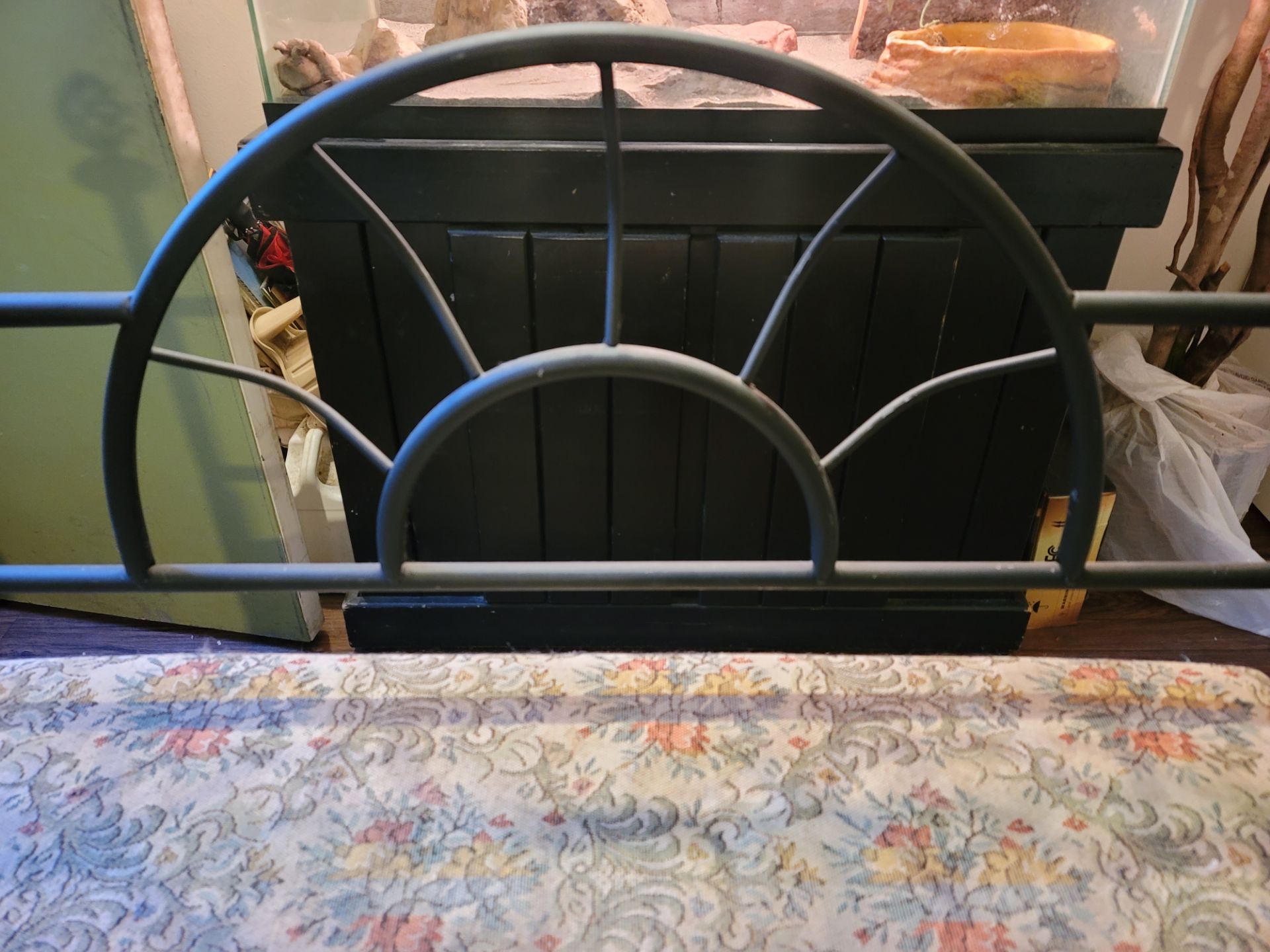 Vintage Wrought Iron Hall Bench with Sunburst Backrest - photo 2