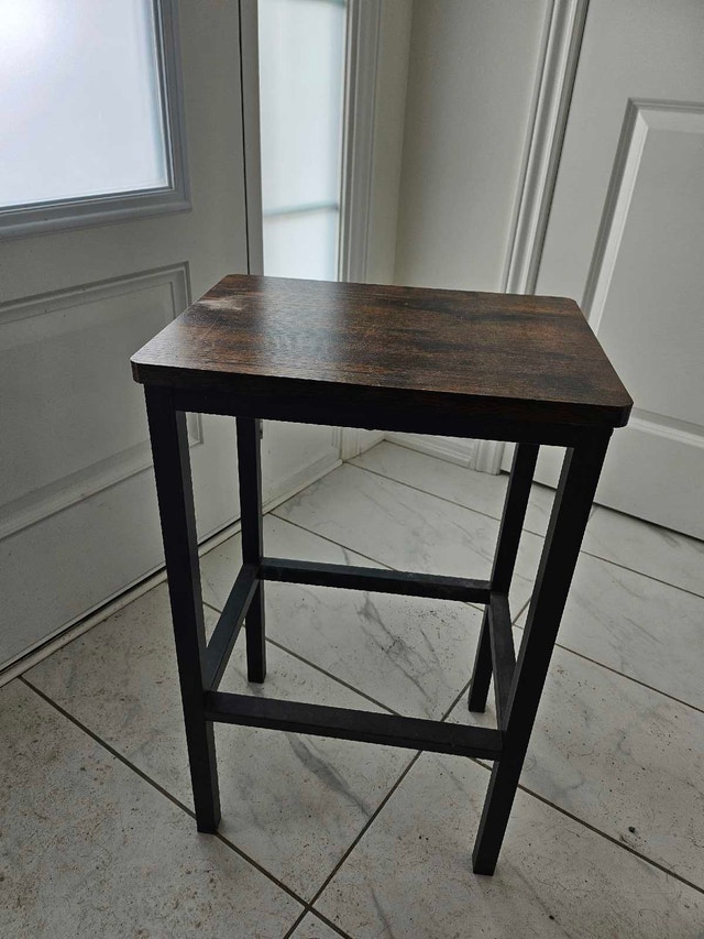 Vasagle Bar height table and 4 stools - photo 2